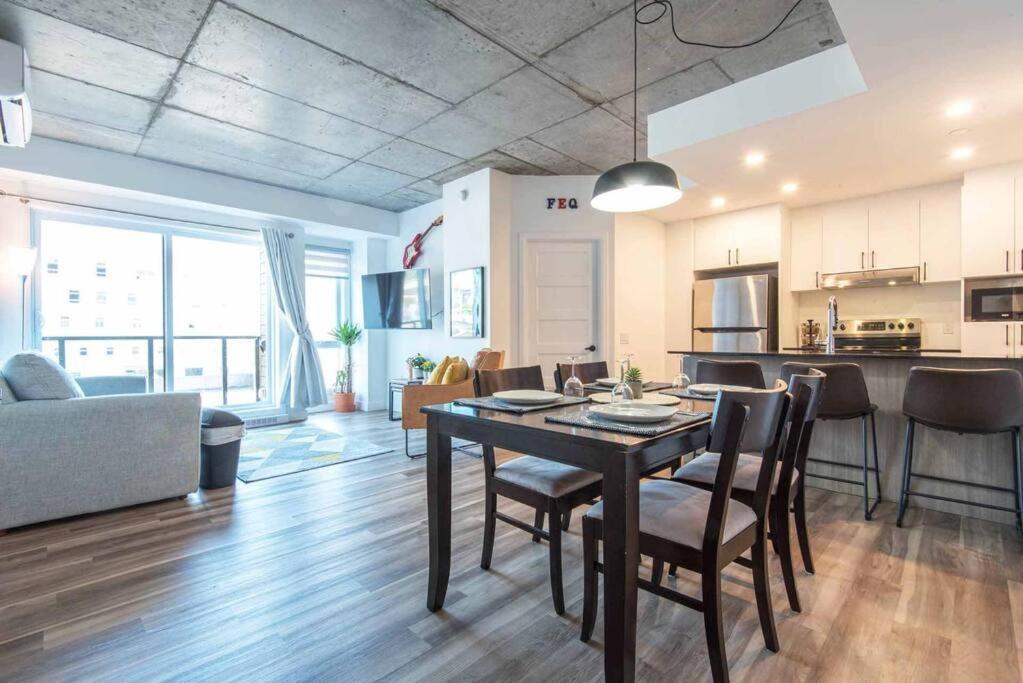 Le Coeur Du Festival D'Ete De Quebec Apartment Bagian luar foto